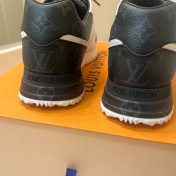 Louis Vuitton men sneakers like new size 5.5UK brown color - Picture 2 of 10